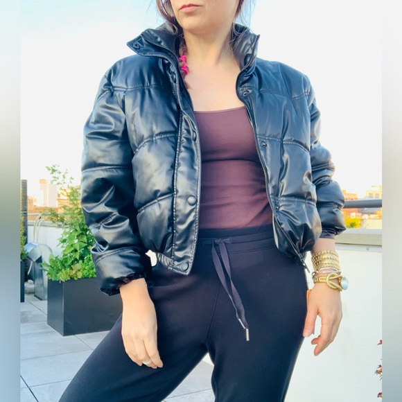 Zara Black Patent Vegan Leather Crop Puffer - Picture 5 of 16